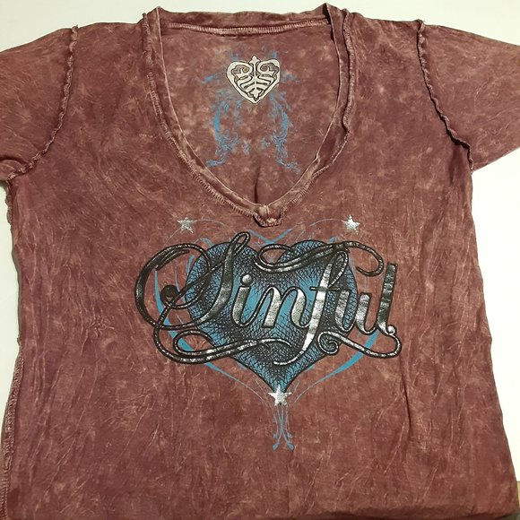 Sinful Women's Reversible Graphic V Neck SS T Shirt - Picture 1 of 9